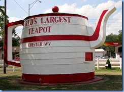 3533 West Virginia - Chester, WV - Lincoln Highway (US-30) - World's Largest Teapot