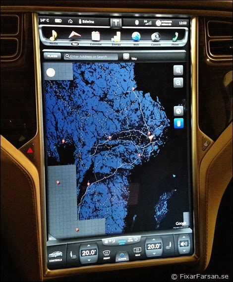 Tesla-17-inch-Night-Mode-Screen