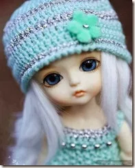 cute-doll-girl-blue-eyes-alone-barbie