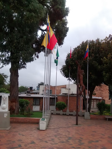 Monumento Banderas II