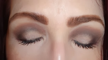 Maybelline In The Nudes_look 2 eyes closed
