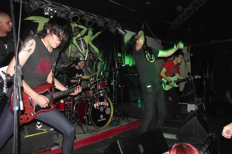 [150994_3737162801459_1280059668_n%255B2%255D.jpg]