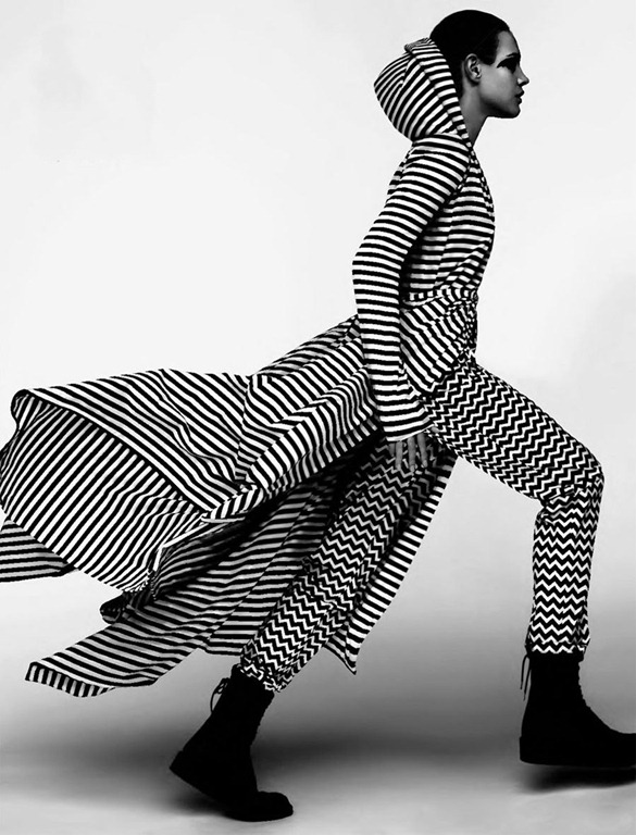 [vogue-paris-march2012-vodianova-7%255B5%255D.jpg]