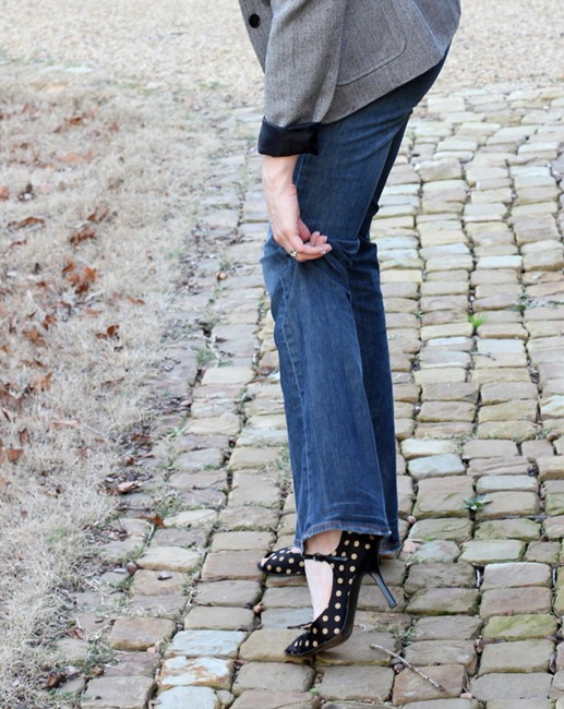 [IMG_1120%255B5%255D.jpg&description=Wardrobe Wednesday: Thrifted or Grifted—Blazers + Trouser Jeans')]