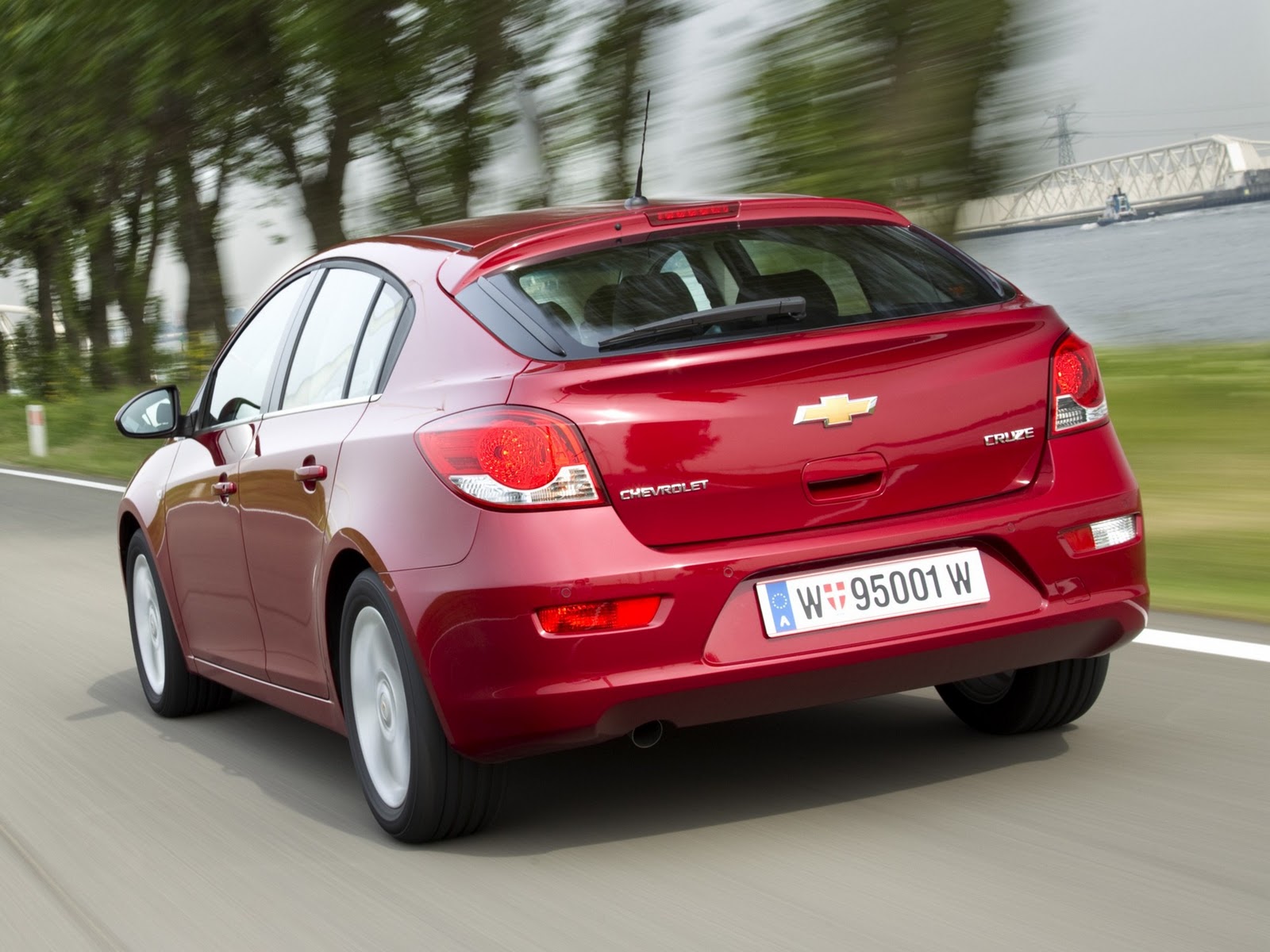 [autowp.ru_chevrolet_cruze_hatchback_11%255B3%255D.jpg]