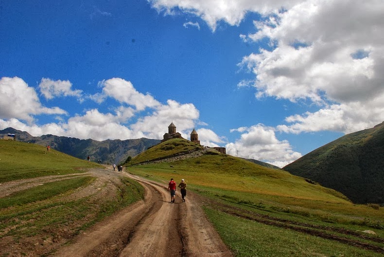 gergeti-trinity-church-8