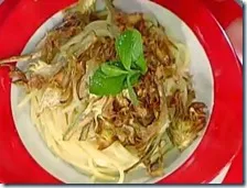 Spaghetti cacio e pepe con carciofino fritto alla menta