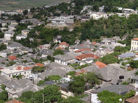 13. Gjirokaster - orasul vechi.JPG