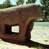 04.-Verraco con forma de toro, Avila, capital.