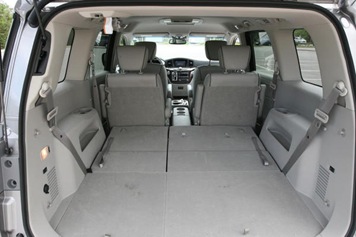 2011 Nissan Quest LE 22