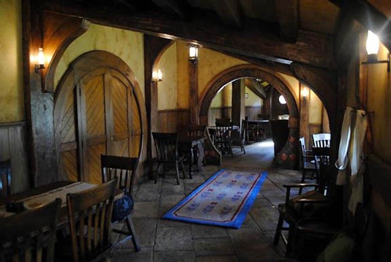 hobbit-bar-2 hobbit-bar-2