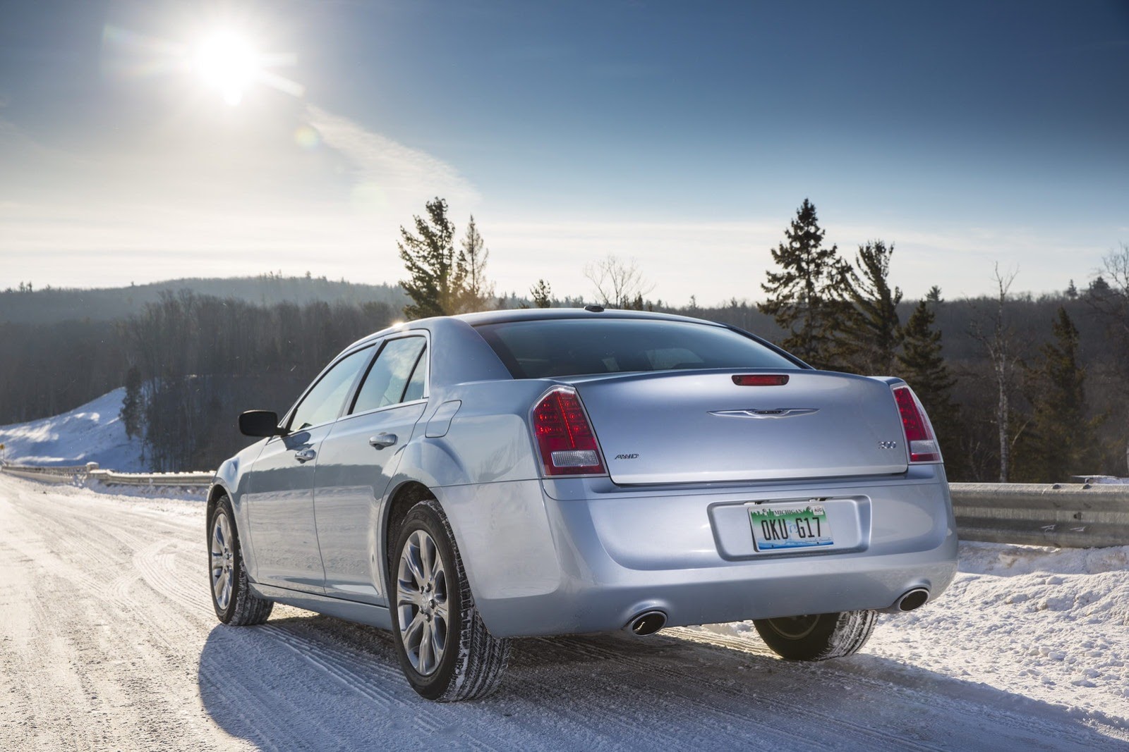 [2013-Chrysler-300-Glacier-14%255B2%255D.jpg]