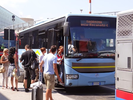 05. Autobuzul de Taormina.JPG