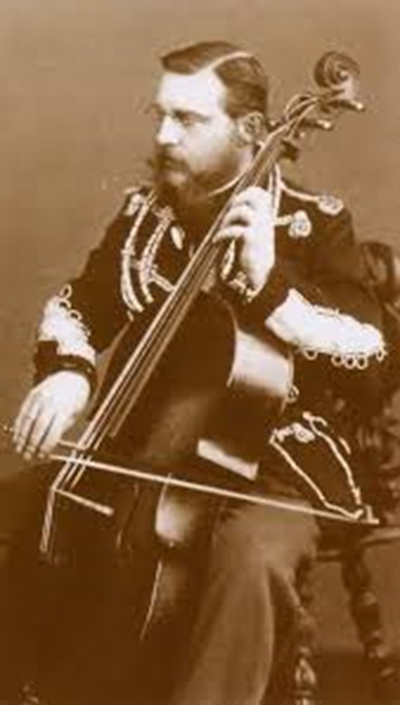 Constantin Nicolaevich tocando el cello