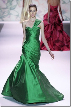 MONIQUE-LHUILLIER-SPRING-2011-RTW-PODIUM-038_runway