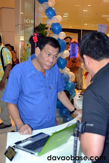 We never expected Vice Mayor Rody Duterte to appreciate digital entertainment until we saw him in Sony Centre!