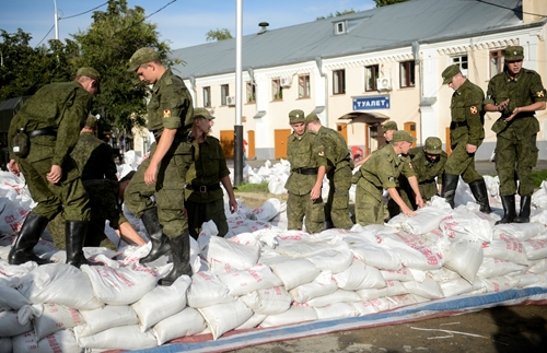 Военные борются с паводками на Дальнем Востоке