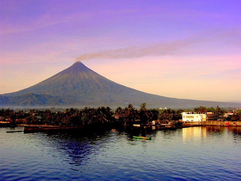 Mayon Volcano | flickr.com