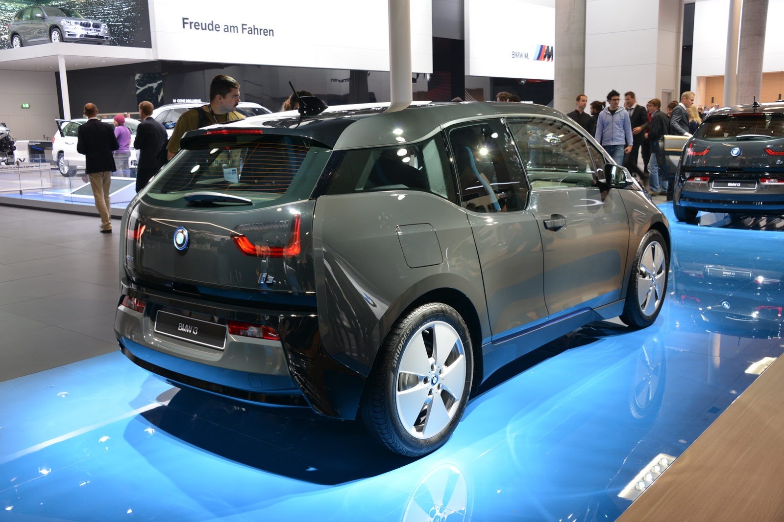 [BMW-i-4%255B2%255D.jpg]