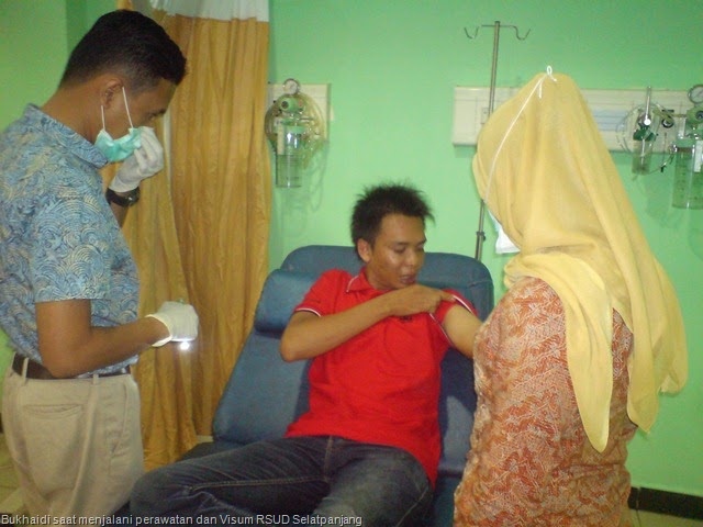[Bukhaidi%2520saat%2520menjalani%2520perawatan%2520dan%2520Visum%2520Dokter%2520RSUD%2520Selatpanjang.%255B14%255D.jpg]