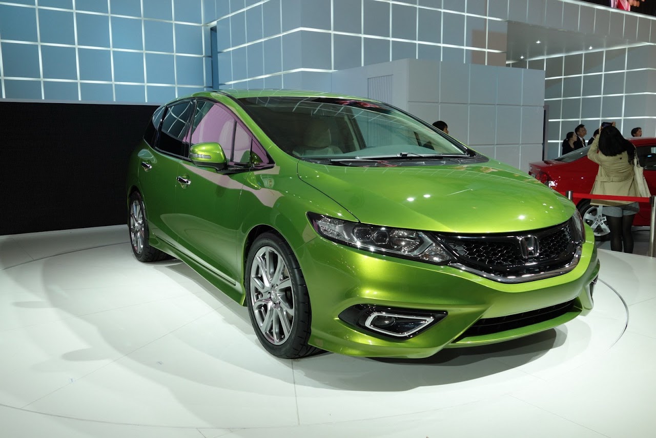 2014 Honda Jade Sanghay'de Tanıtılıyor - Turkeycarblog