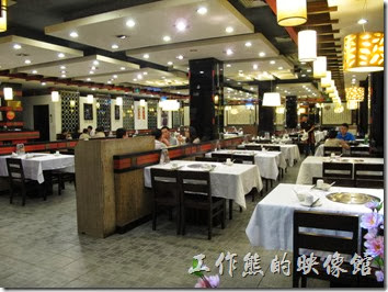 上海-干鍋居(貴州黔菜)。「干鍋居」東方店的用餐環境。
