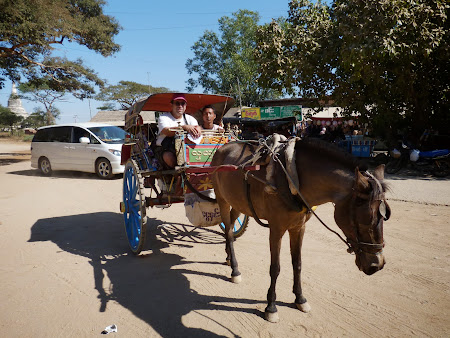 Obiective turistice Myanmar: cu caleasca prin Bagan