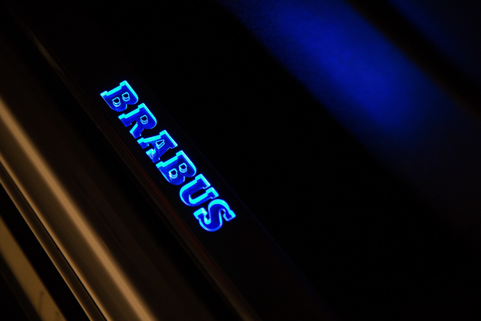 [Brabus-B63S-700-Widestar-Dubai-Police-Car-21%255B5%255D.jpg]