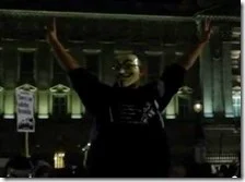 Manifestanti Anonymous