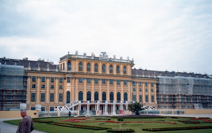 4. Schonbrunn.jpg