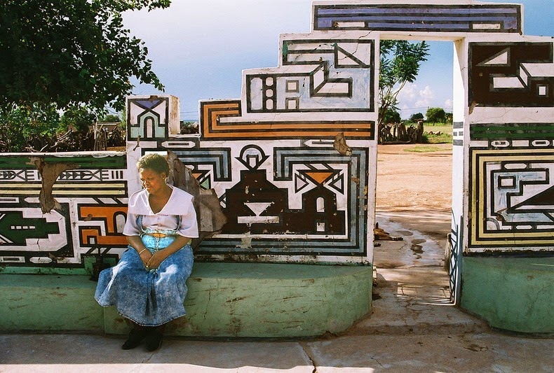 ndebele-house-painting-10 ndebele-house-painting-10