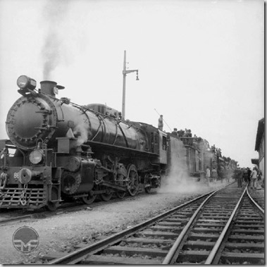 Resultado de imagem para viagem de trem Portugal 1949 peso da regua