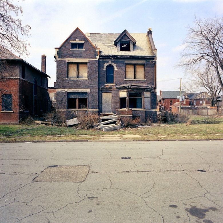 abandoned-detroit-homes2