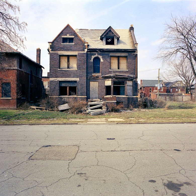 Abandoned Houses of Detroit Amusing