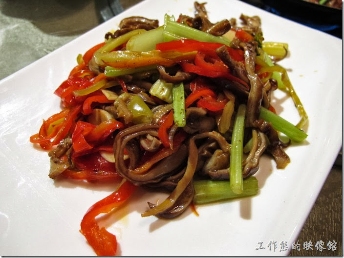 上海-干鍋居(貴州黔菜)。酸椒肚絲，RMB$39。