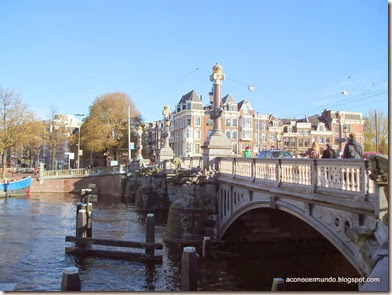Amsterdam. Puente Blaubrug sobre el río Amstel - PB100668