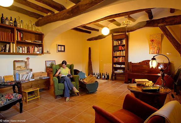 Perxe, residència-casa de pagès i Centre Quim Soler, centre de documentació i activitats entorn de la literatura i el viEl Molar, Priorat, Tarragona