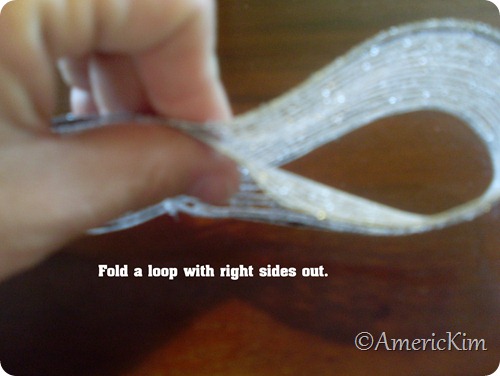 AmericKim Creations: How to Make a Decorative Christmas Bow
