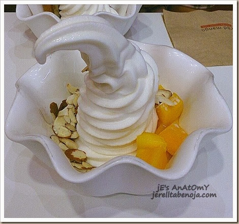almonds_mango_yogurt