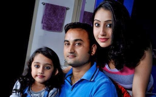 [nithya_das_family_pics%255B3%255D.jpg]