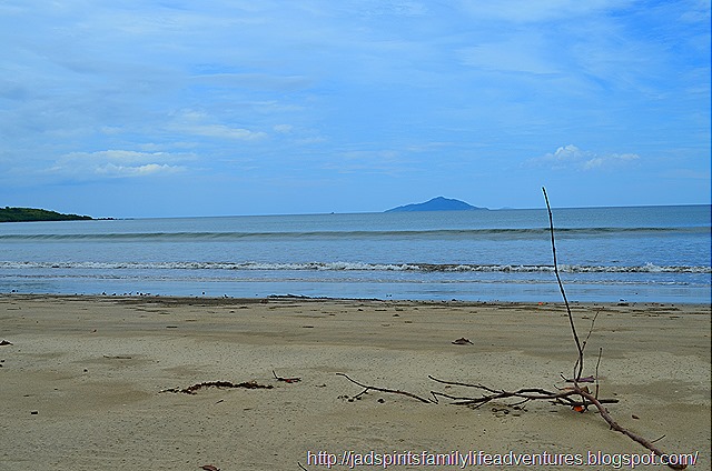 http://jadspiritsfamilylifeadventures.blogspot.com/2014/09/unexplored-labnig-beach-of-paracale.html DSC_0915