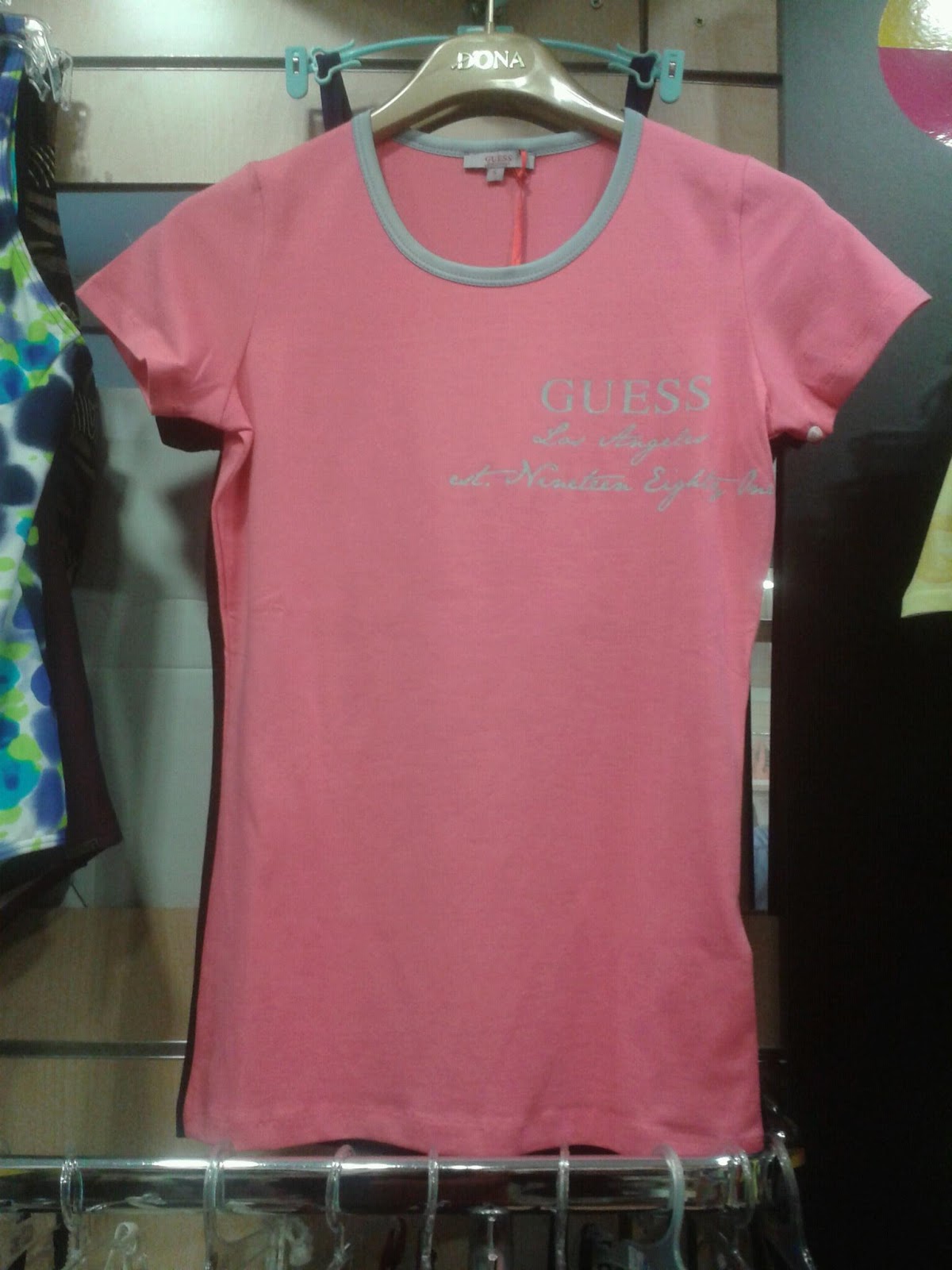MODAS SUSY Camisetas de mujer Guess