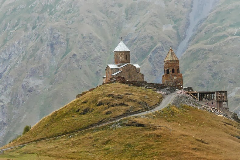 gergeti-trinity-church-13 gergeti-trinity-church-13