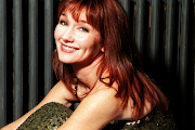 Lari White