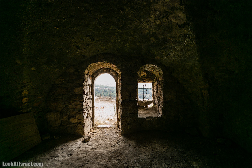 LookAtIsrael.com - Фото путешествия по Израилю | Крепость Бельмонт в кибуце Цуба | Belmont fortress