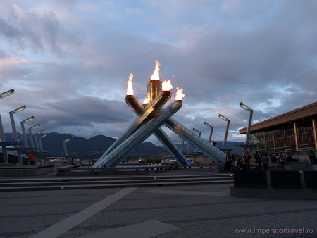 19. flacara olimpica Vancouveer.JPG