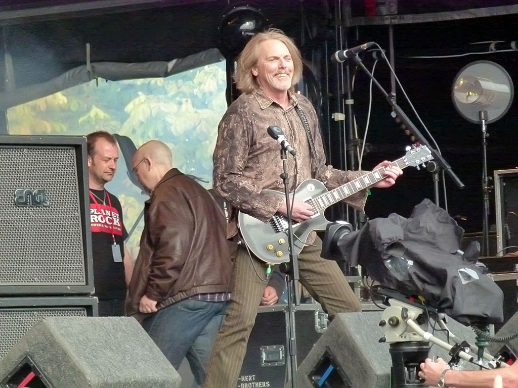 [scott-gorham-thin-lizzy%255B2%255D.jpg]