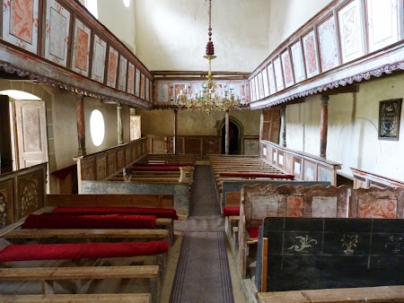 Fortificatii sasesti in Transilvania: interior biserica Viscri