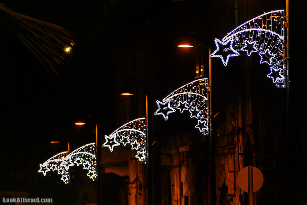 Рождество в Яффо. Праздничная елка и украшения. LookAtIsrael.com - Фото путешествия по Израилю