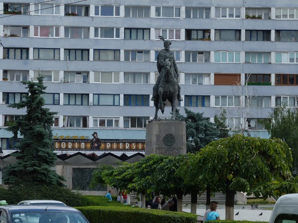 10. Mihai Viteazu si Florin Piersic.JPG